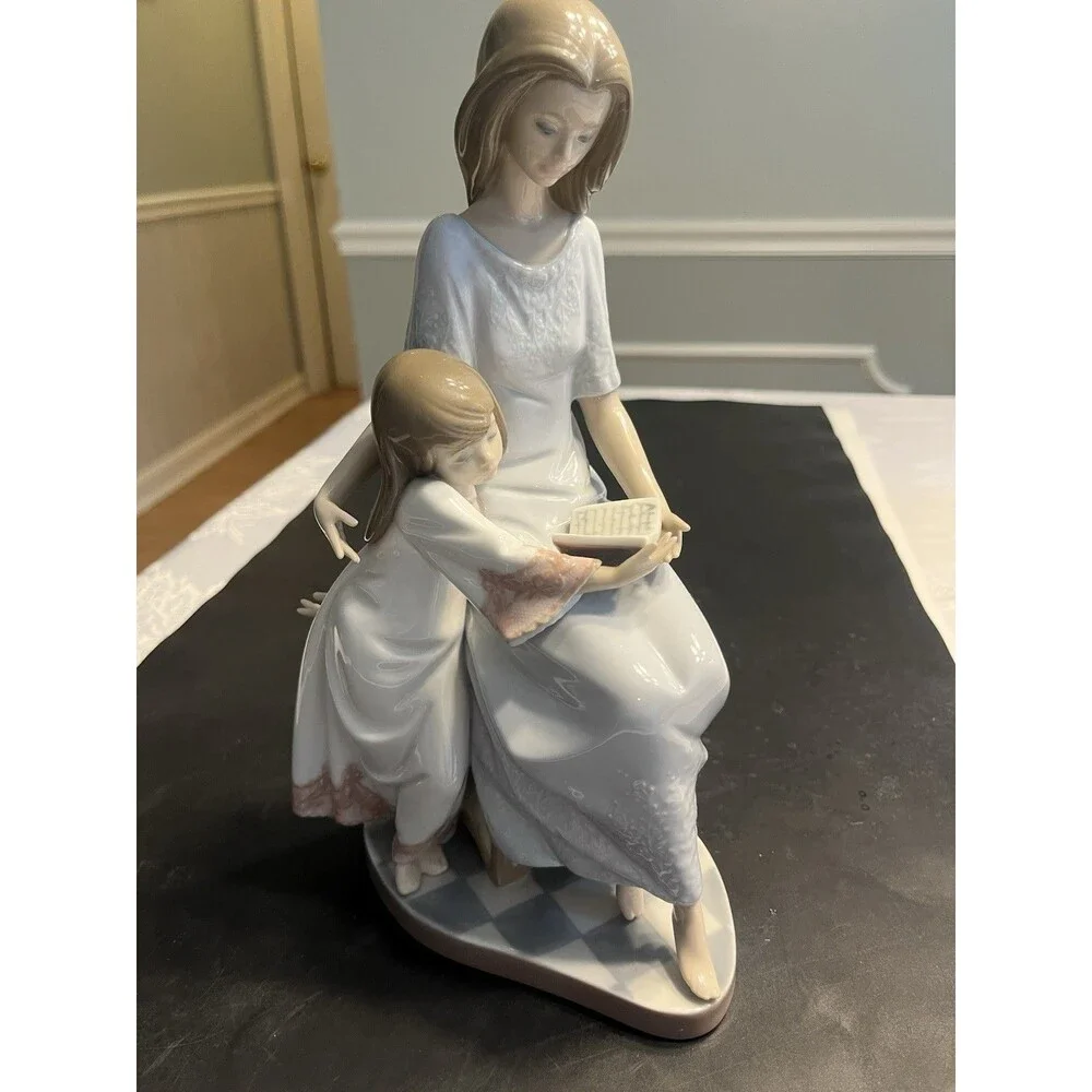 Lladro #5457 BEDTIME STORY Figurine Mother Daughter PERFECT CONDITION!